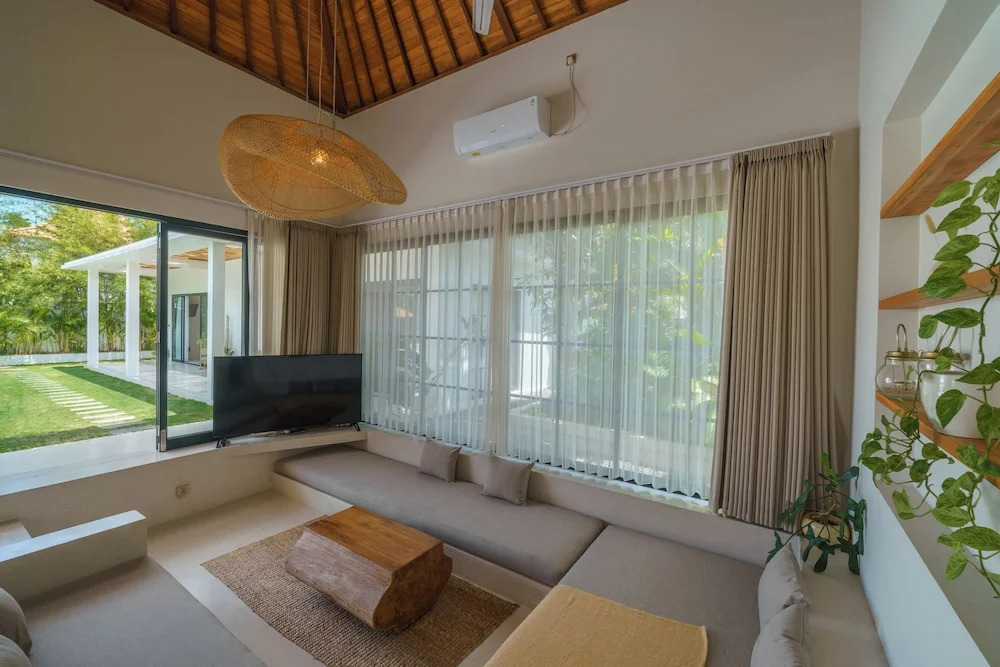 Villa Air - Brand New Stylish 2BR Villa in Pererenan