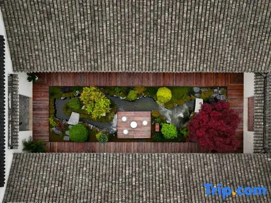 Unparalleled Courtyard（Xinchang Ancient Town）