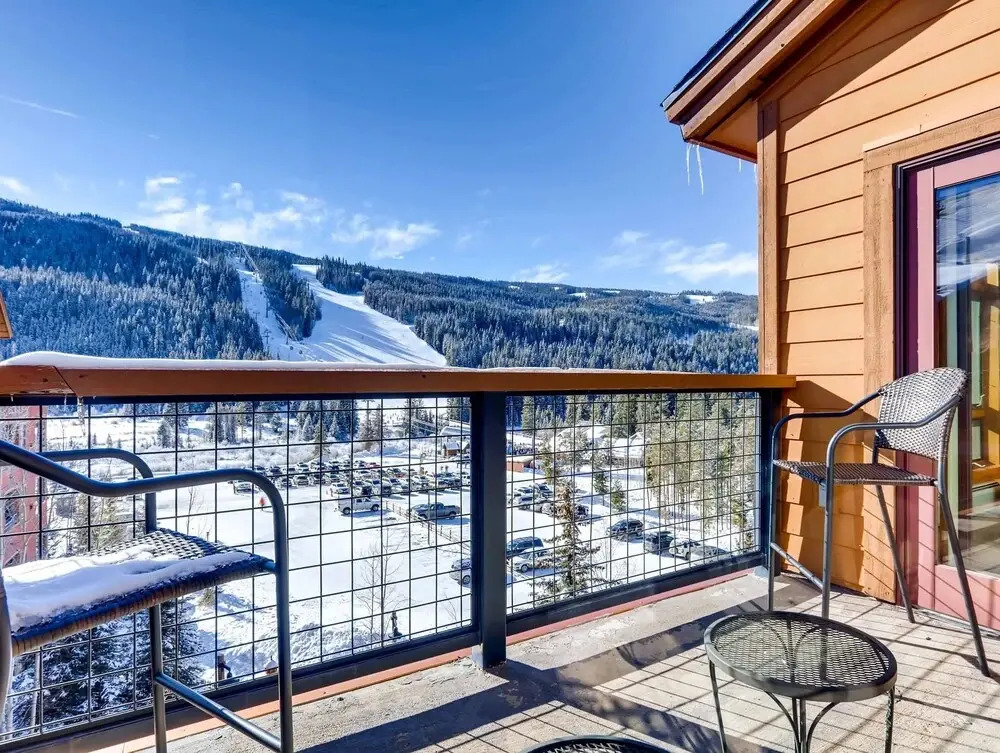 Upgraded & Spacious 2bdrm /stunning Views+kids Ski Free 2 Bedroom Condo by RedAwning