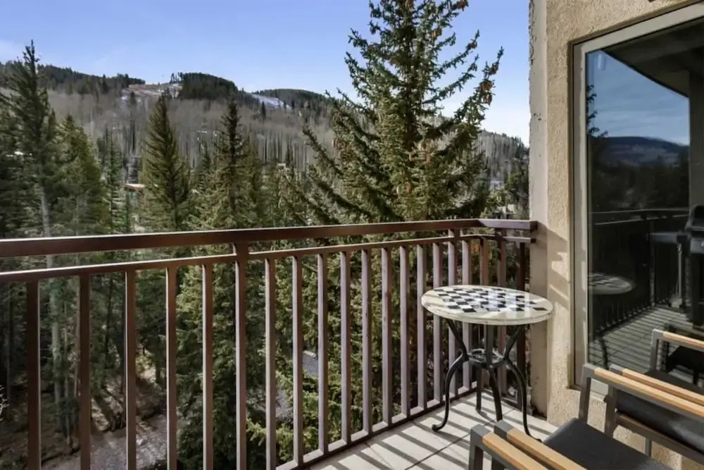 Centrally Located 3 Br In Lionshead Village W Pool, Walk To Lift