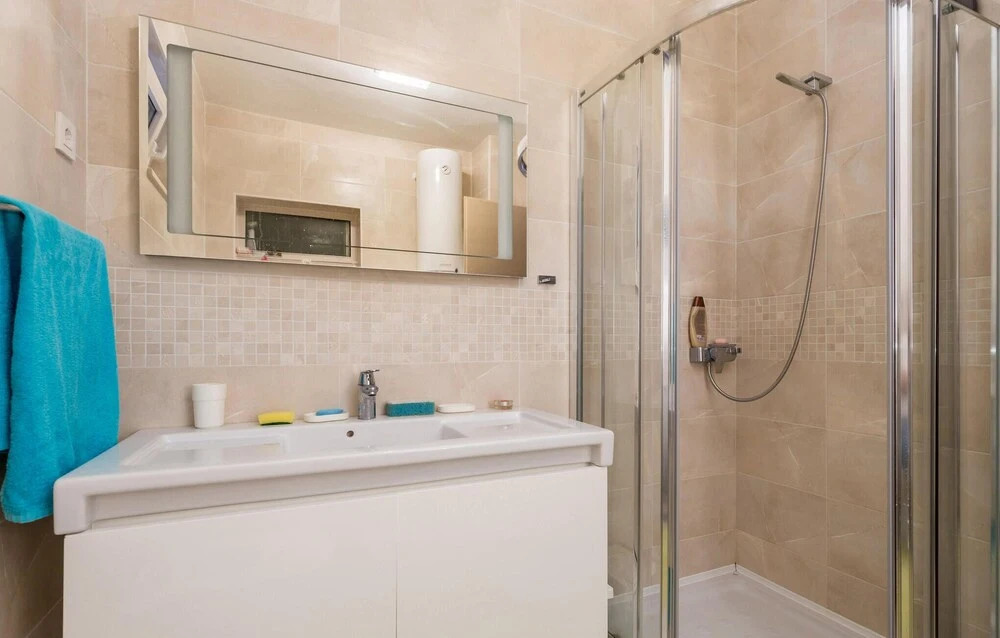Nice Apartment in Veli Losinj With 3 Bedrooms and Wifi