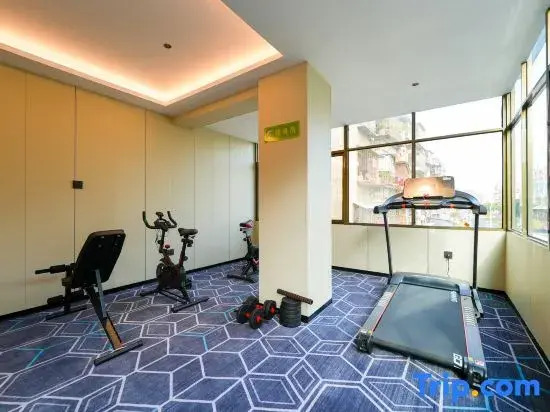 Mingxuan Business Hotel (Zhangzhou Ancient Town RT-Mart Store)