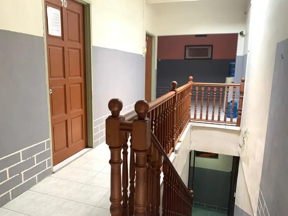 YB HOUSE