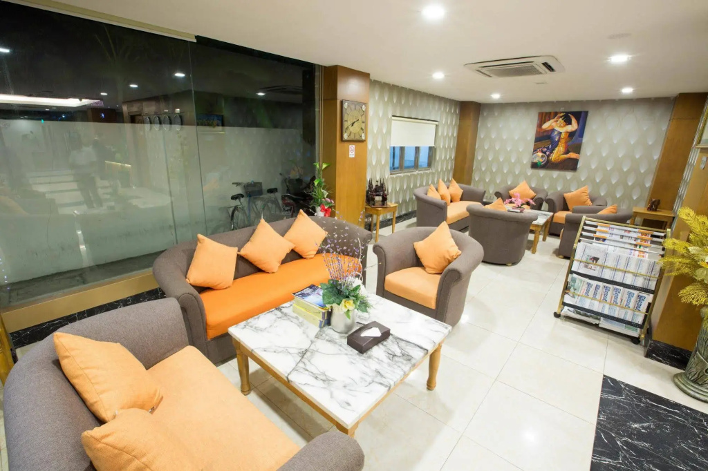 Uptown Hotel