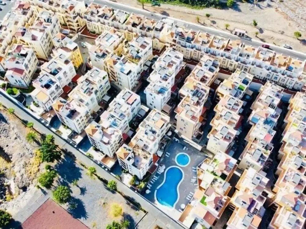 Family Apartment 3BR Communal Pool Kids Park