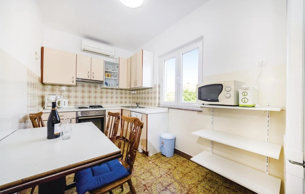 Nice Home in Sukosan With Wifi and 6 Bedrooms