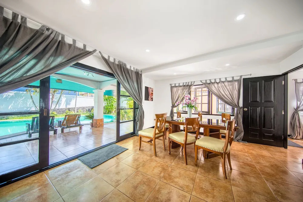NEBULAND Luxury Pool Villa Pattaya Walking Street