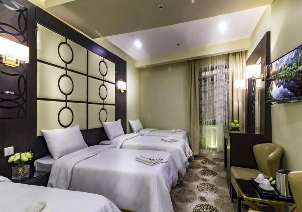 Al Bayraq Hotel