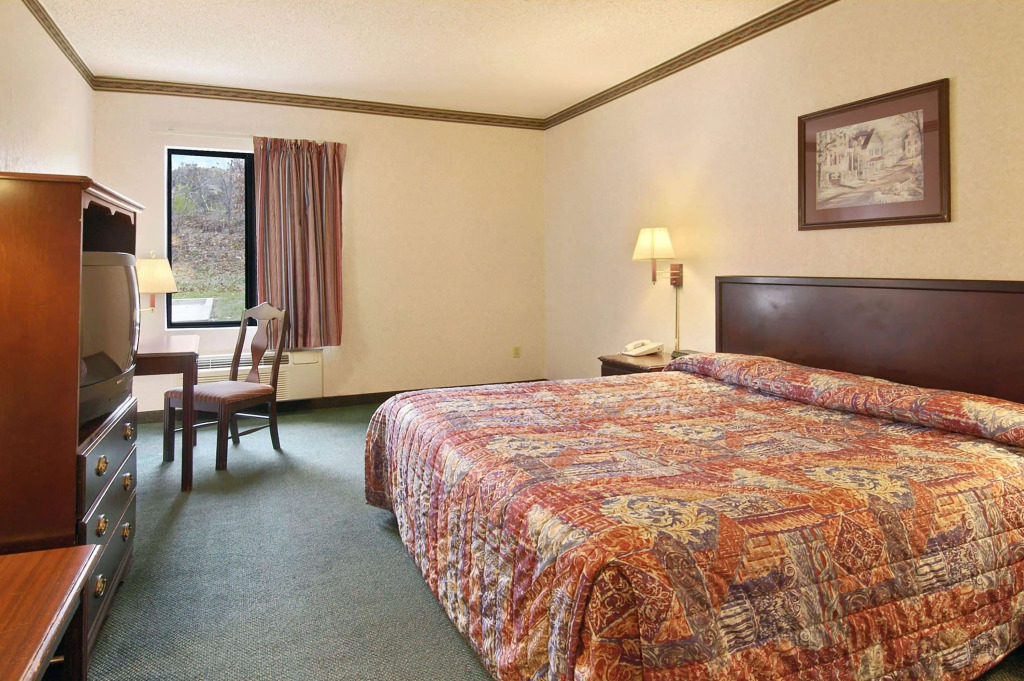 Days Inn by Wyndham Jefferson City