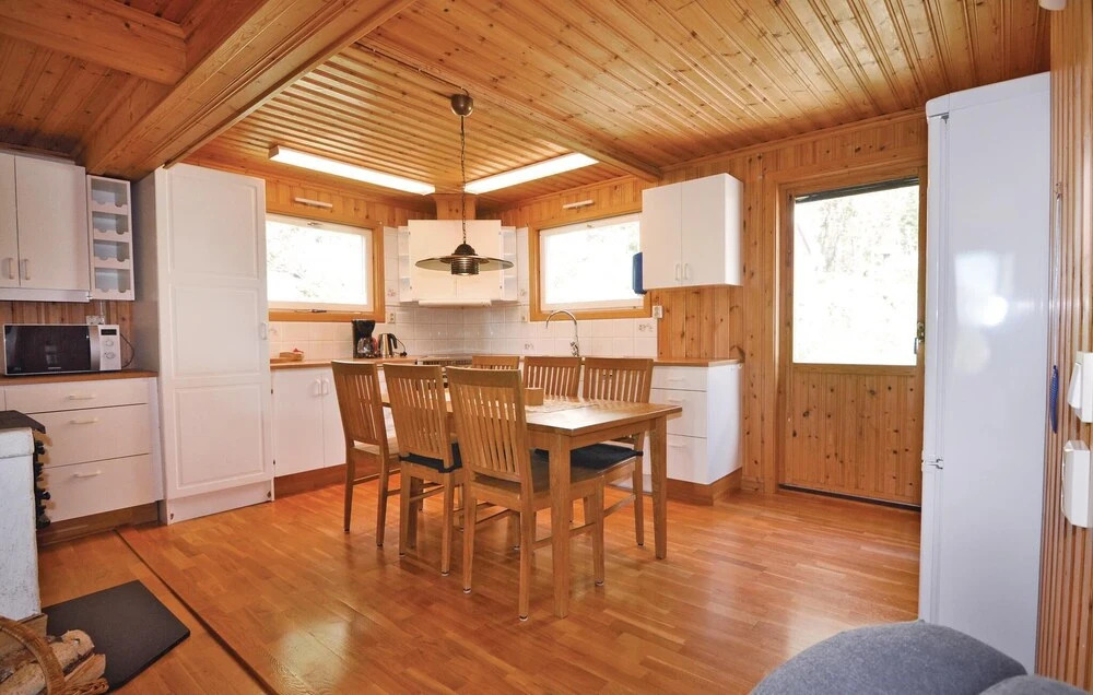 2 Bedroom Stunning Home In Uddevalla