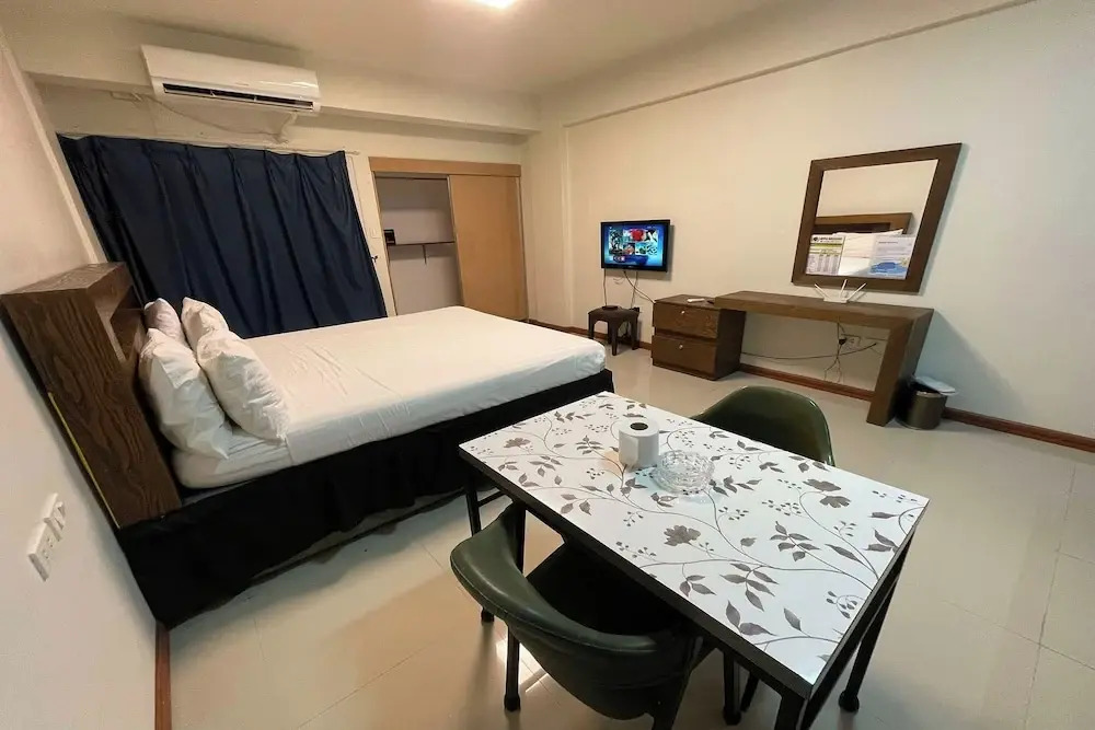 Aimor Condotel near SM City Clark