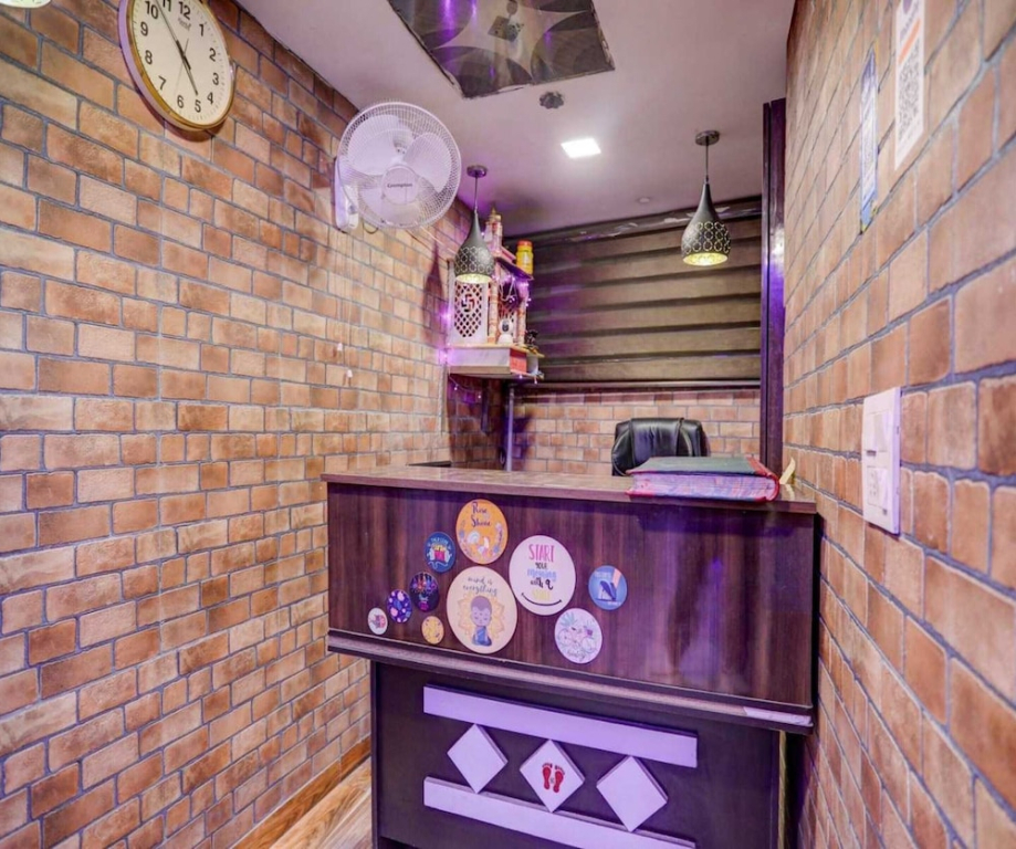 Hotel O Sector 18 Noida Formerly Terrene Empire