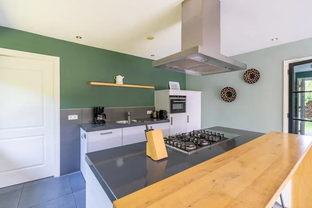 Luxury 8-person Holiday Villa
