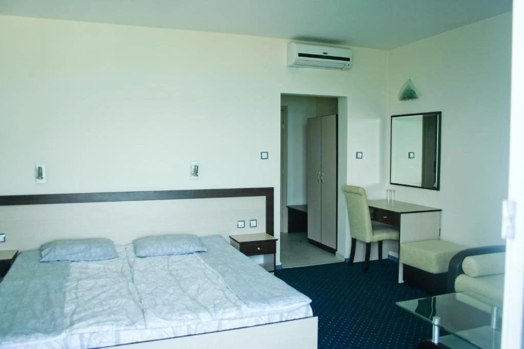 Peter Hotel