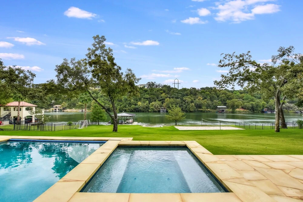 Big View Drive Home 7 Bedrooms 6.5 Bathrooms Home