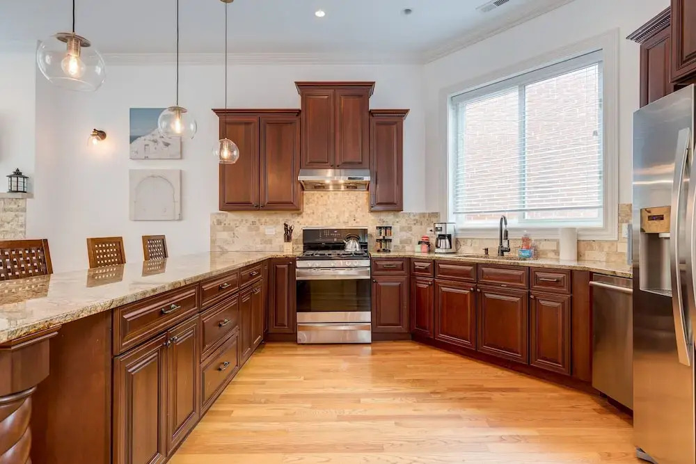 Breathtaking & Bright: Designer 2BD with Garage by AllSet Turnover