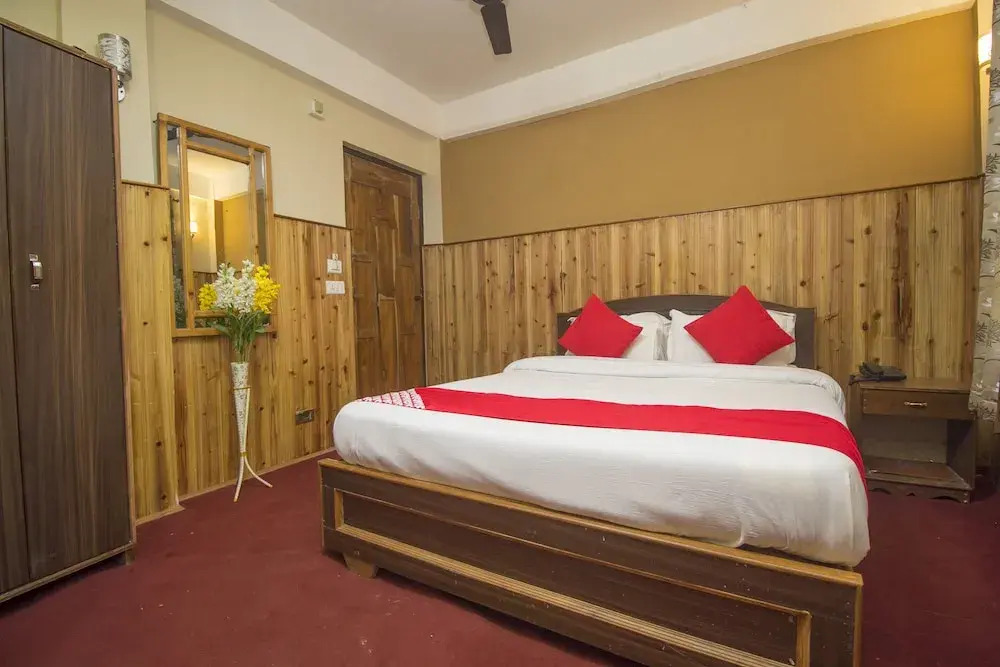 OYO 19940 Roma Holiday Inn