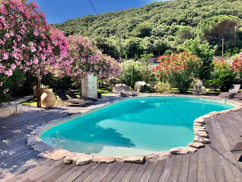 Villa Petra Bianca 8 chambres 16 pers À proximité de la Marina de Bonifacio Piscine Chauffée