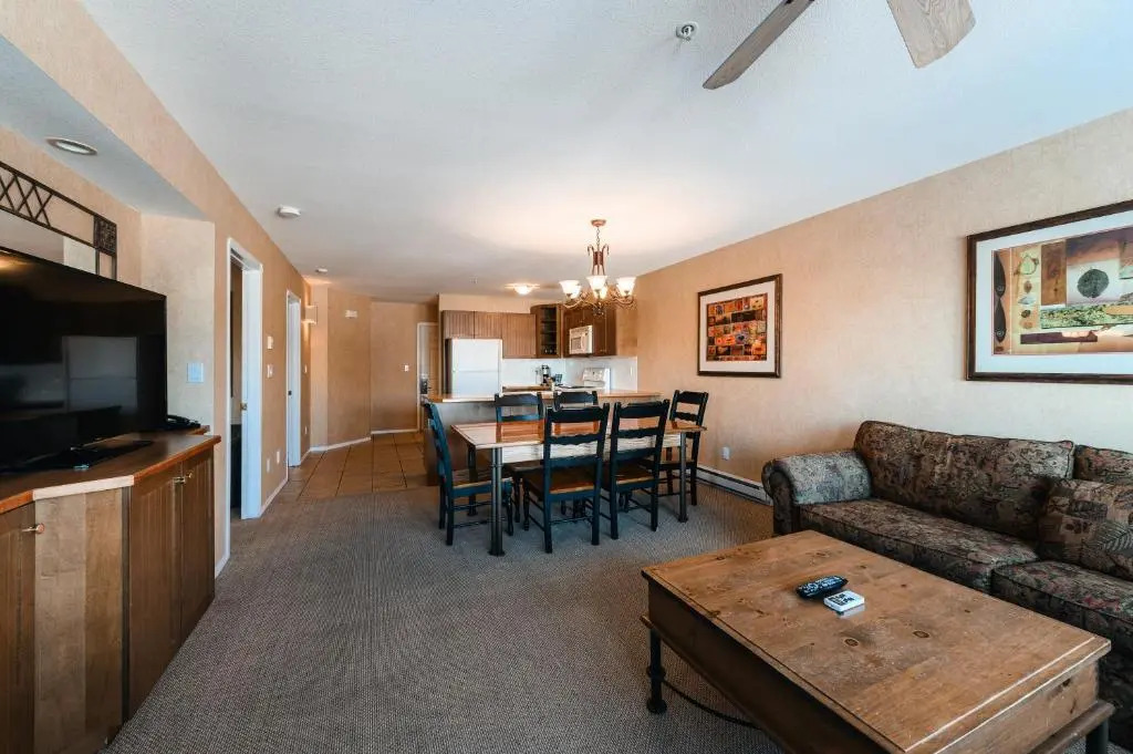 Mountain View Suites & Residency at Fairmont Hot Springs