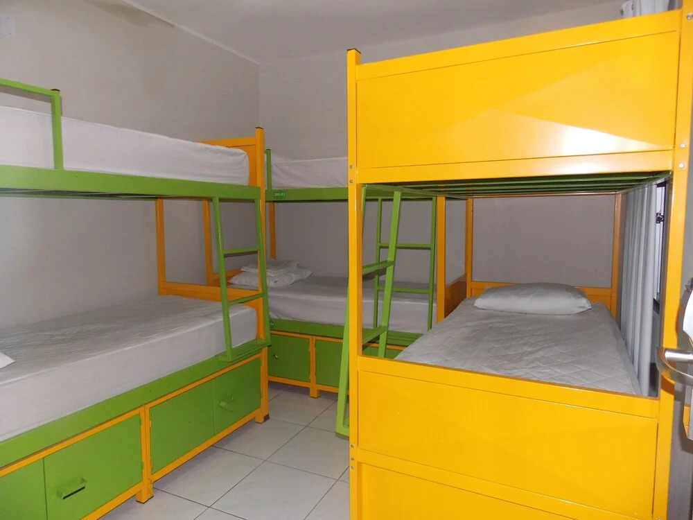 Praia dos Amores Hostel