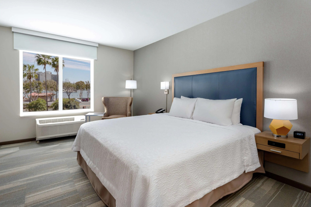 Hampton Inn & Suites San Diego Airport Liberty Station
