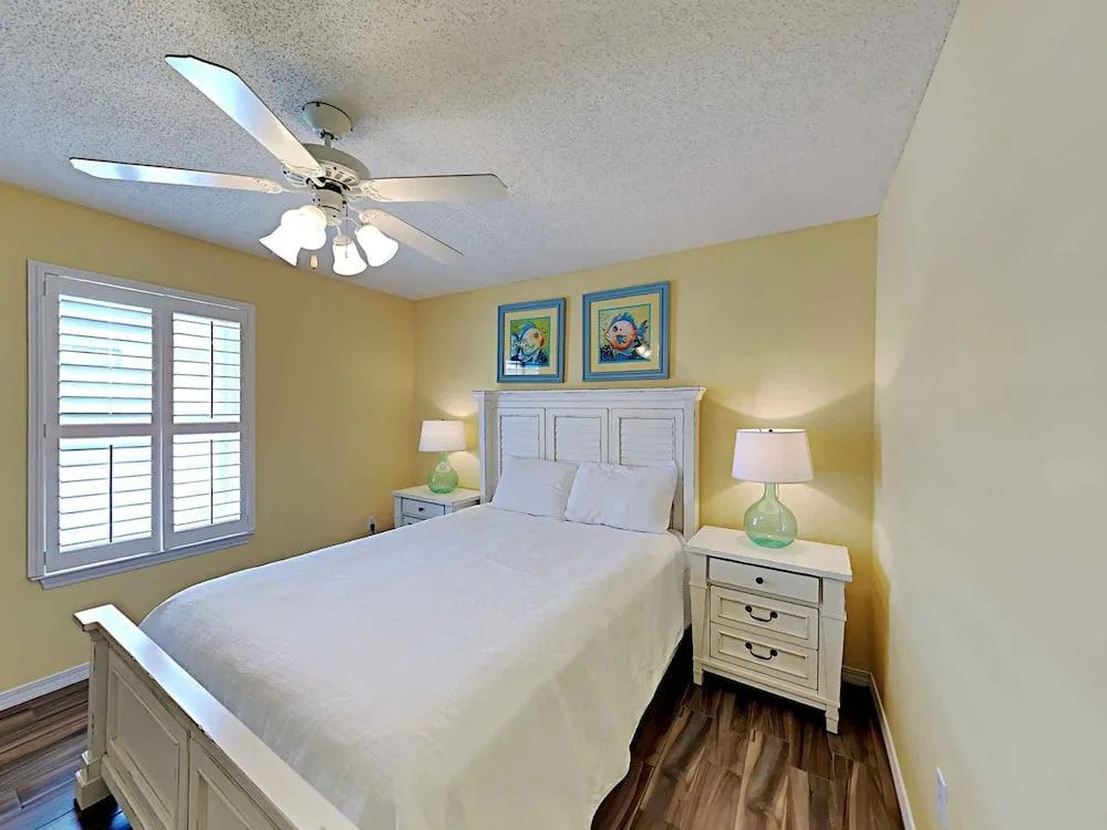 Emerald Port Of Call by Southern Vacation Rentals