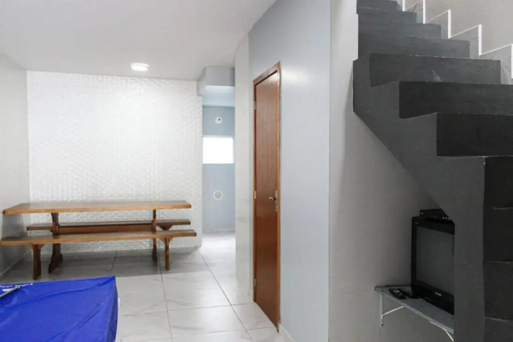 Casa com Piscina Privativa, 3 Quartos e 3 Banheiros Itapema