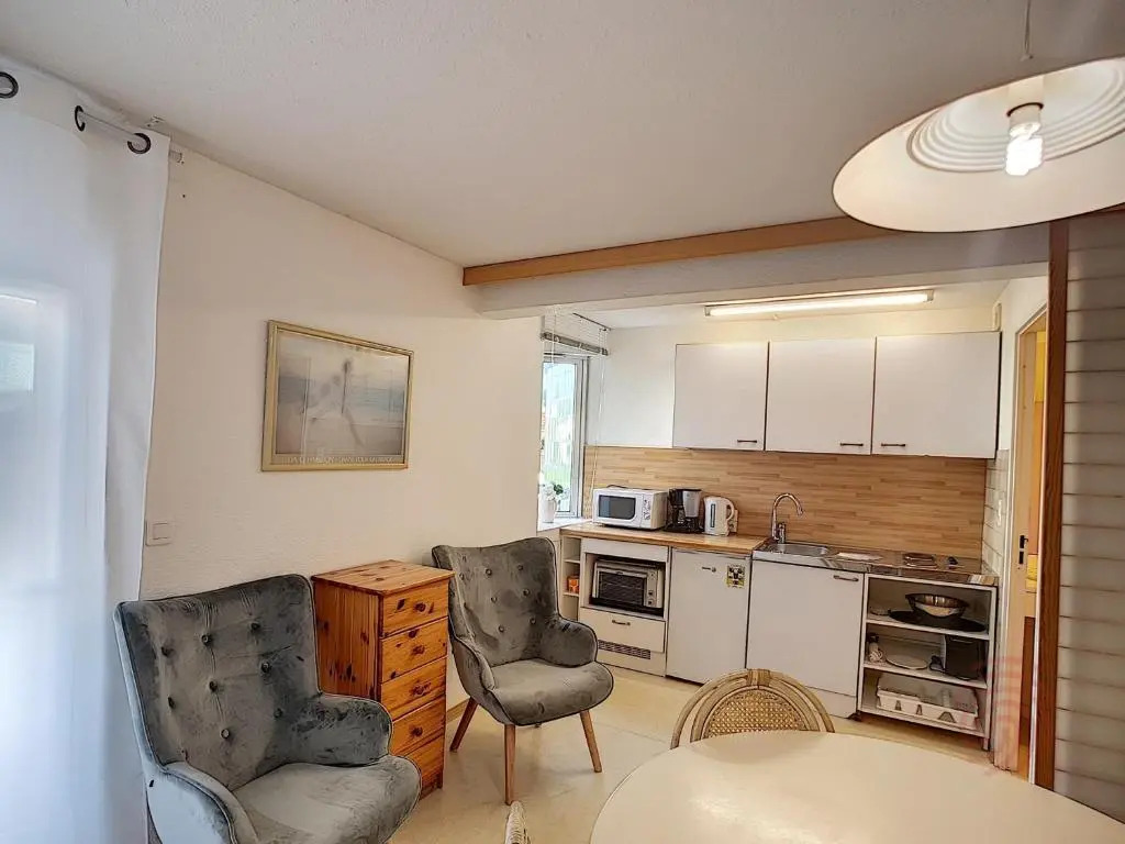 Appartement Lamalou-les-Bains, 1 pièce, 2 personnes - FR-1-451-67