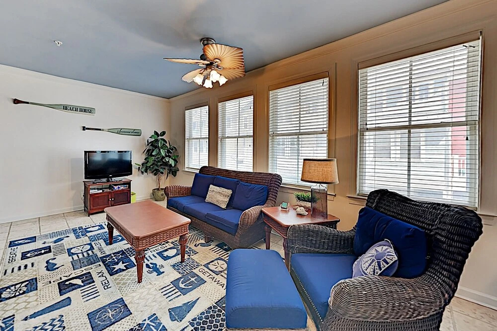 Bay Breeze On Sunset Island 6 Blocks To Ocean 5 Bedroom Townhouse