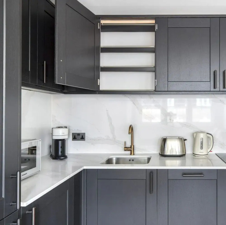 Impeccable 2-bed Apartment in London