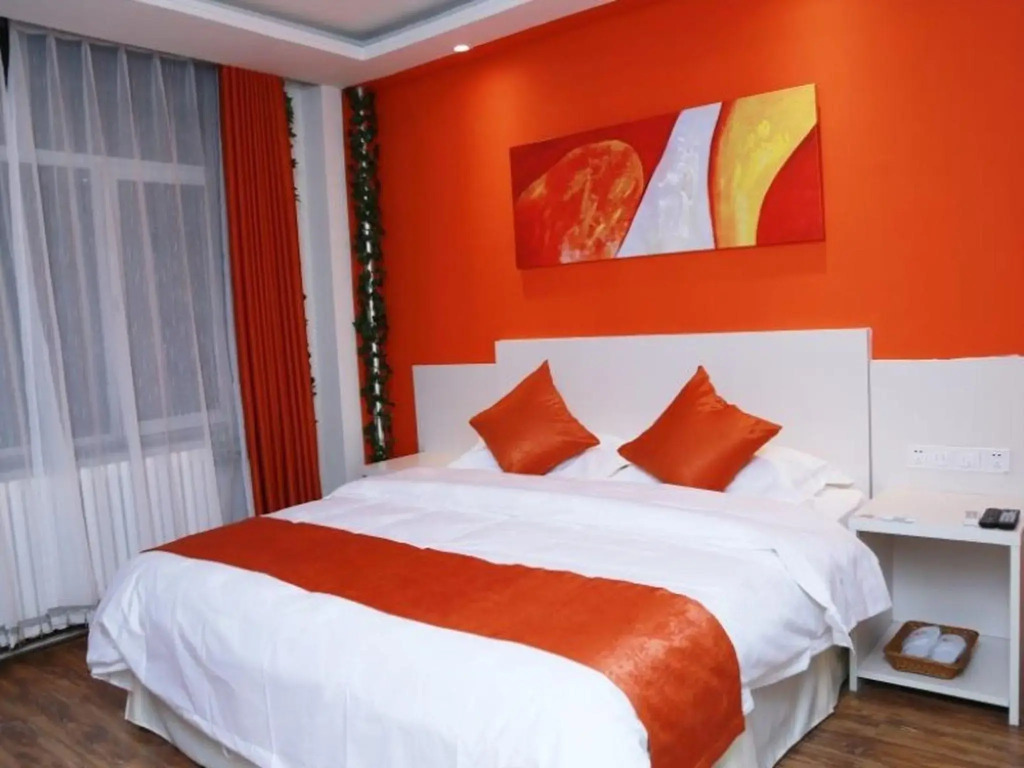Shell Chengde Longhua County Xingzhou Road Hotel