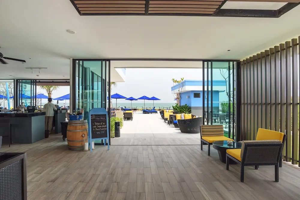 Lux Contemporary Condo By Favstay