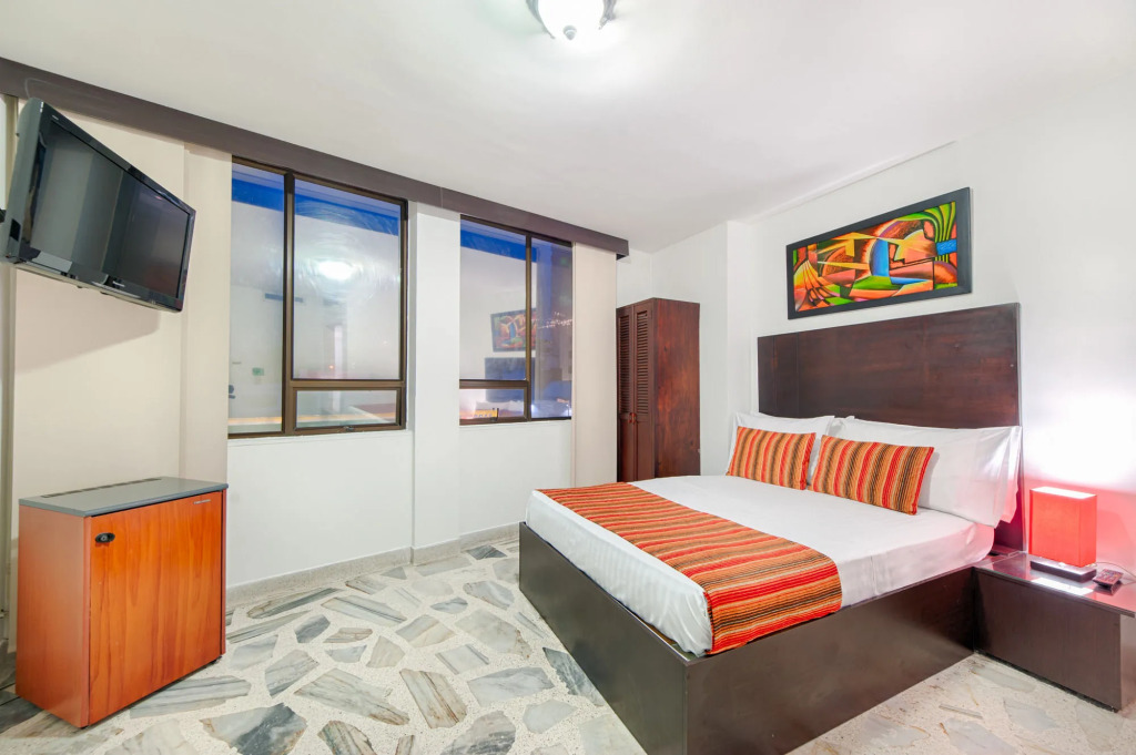 TAMA Hotel Granada Real Cali