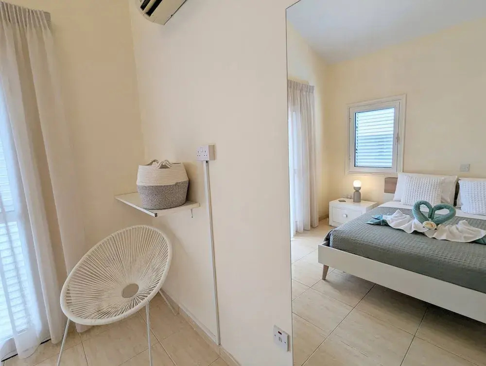 Blue Estia Villa - Pool, Wifi, Summer Breeze