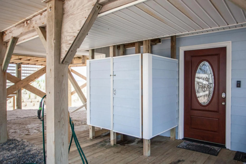 Summer Sands by Oak Island Accommodations
