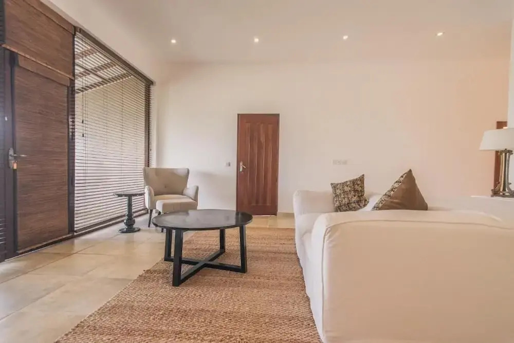 Villa Thuya - 3 Bedroom Oceanfront Villa with Pool