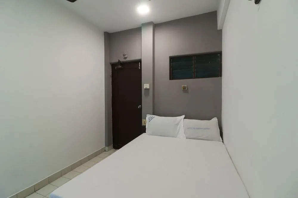 SPOT ON 41141 Hotel Sri Ram Nallamani