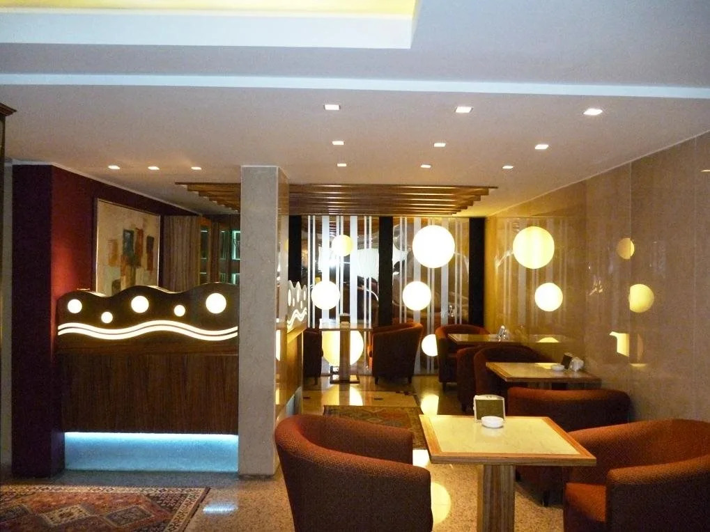 Al Bustan Hotel