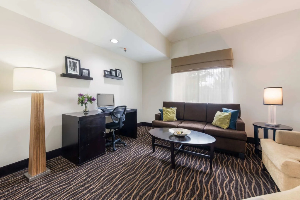 Studio 6 Suites - Knoxville, TN - Downtown