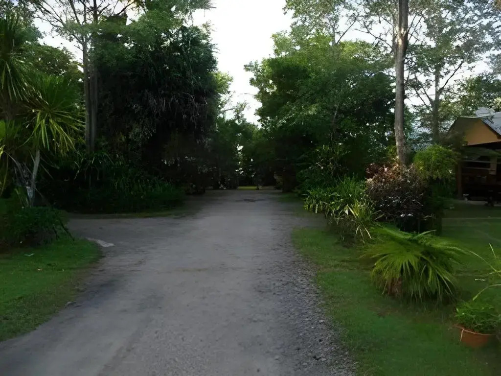 Baan Tai Rom Yen Resort