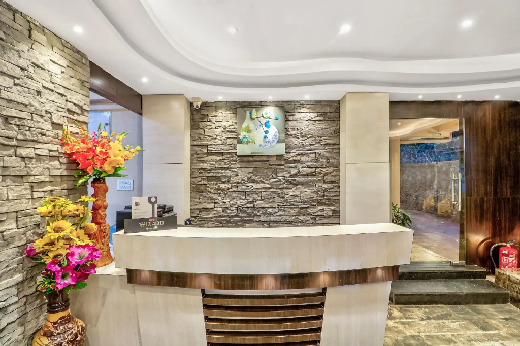 Hotel O Park Circus Near Birla Mandir
