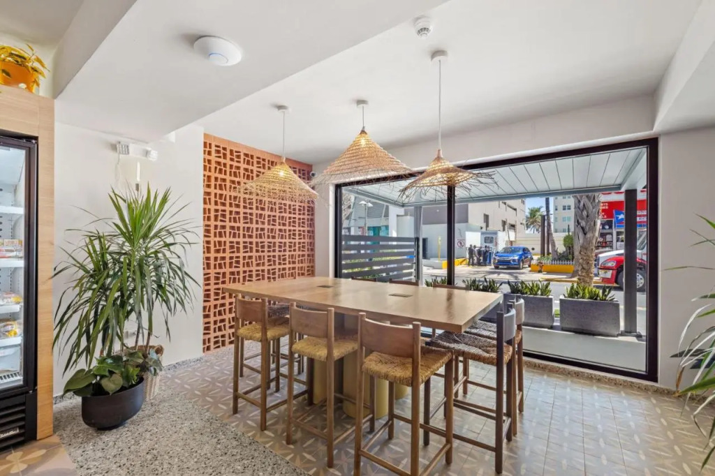 HiBird- Apartment and Suites Hotel
