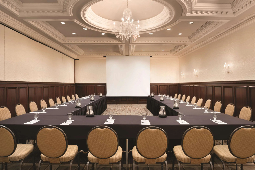 Radisson Hotel Cincinnati Riverfront