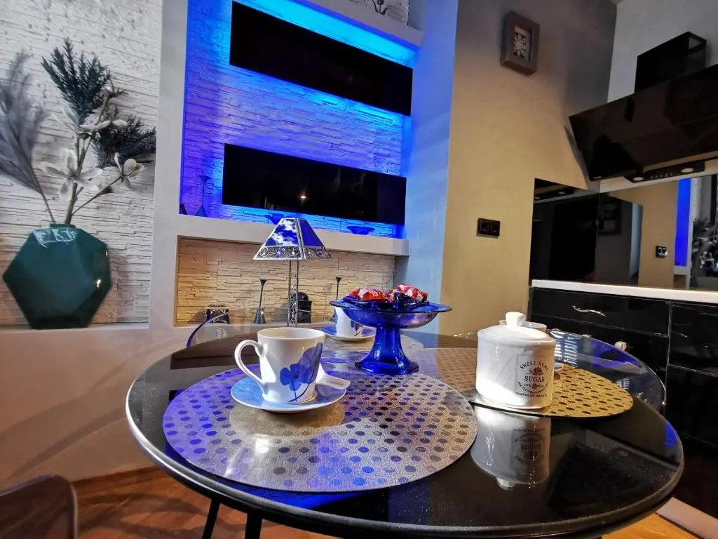 Crystal Central Apartment