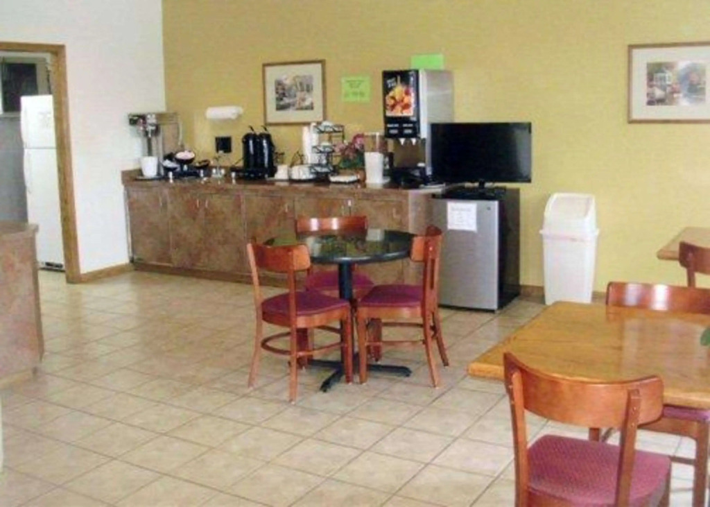 Rodeway Inn Salina North