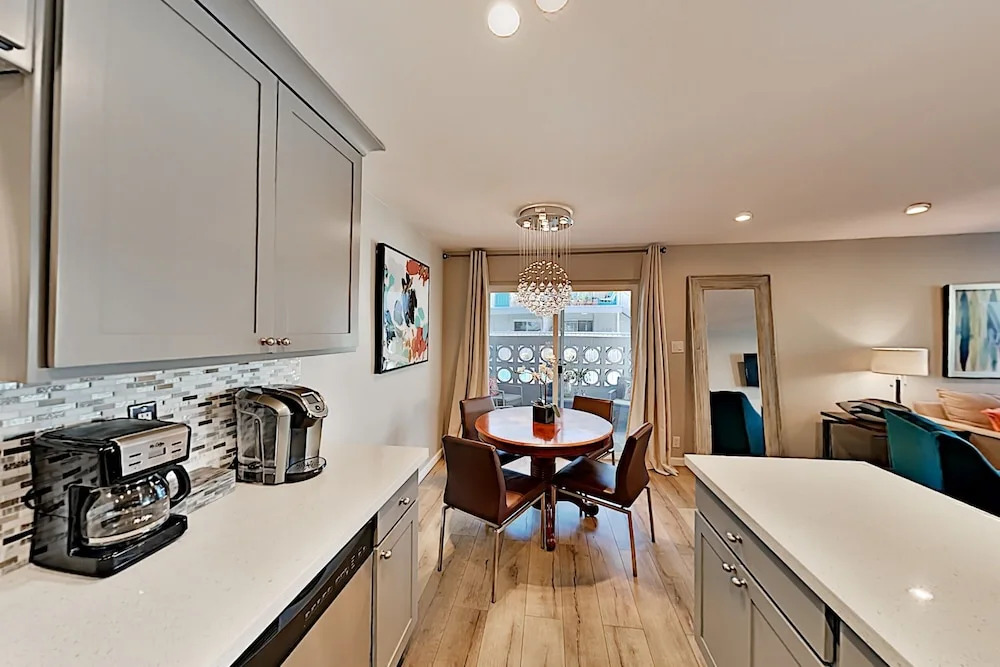 4916n73r 2 Bedroom Townhouse