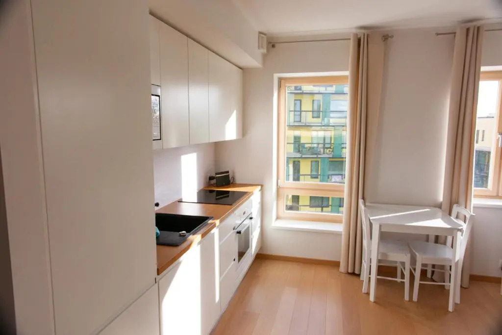 Modern & luxurious 1BR guest apartment near Talllinn Airport