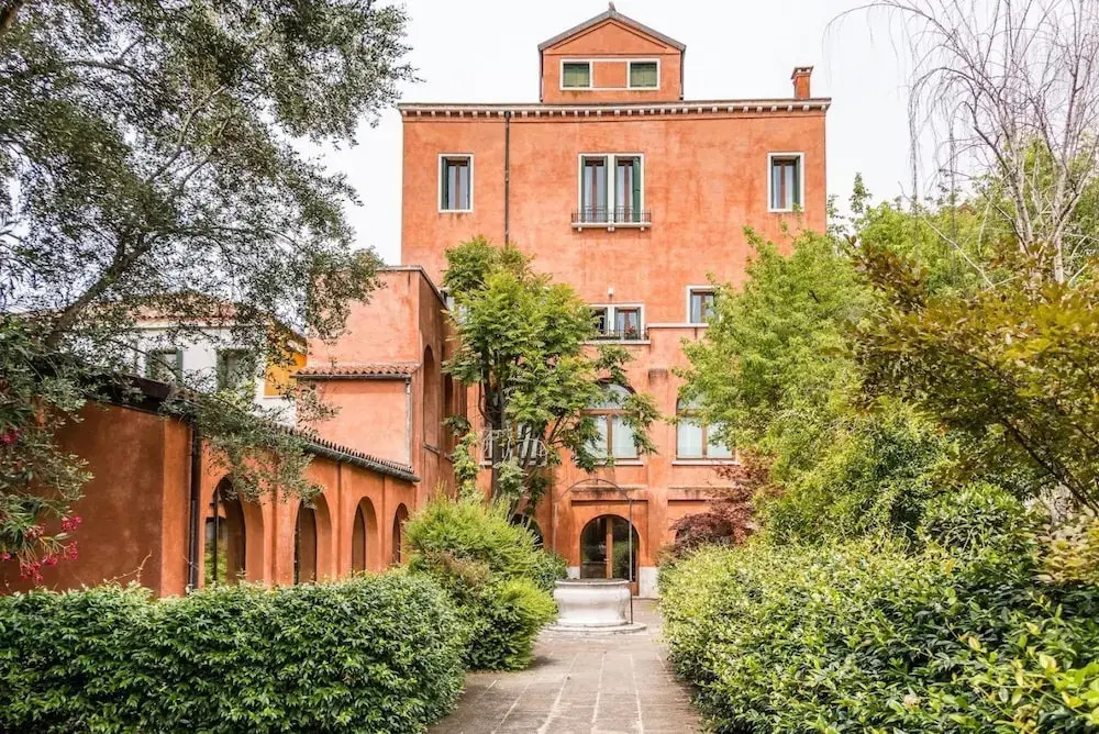 Carmini Canal View and Balcony with Lift