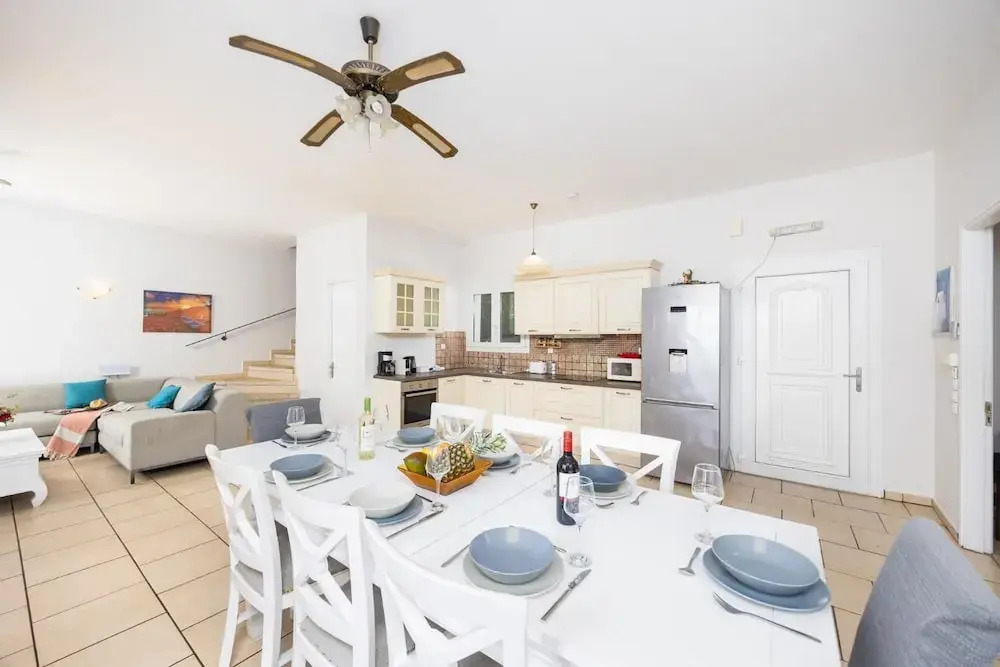 Ormos Beach House in Apraos
