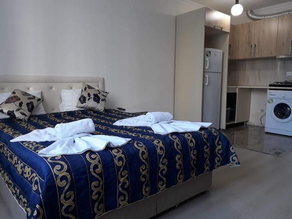 Apartment 16 Pirosmani Street